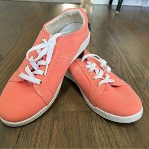 Vionic Beach Pismo Canvas Sneakers Coral Size 7 Arch Support NWT